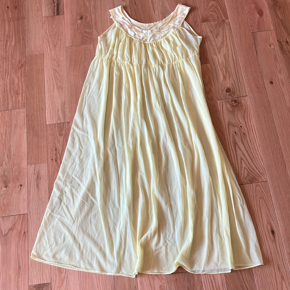Vintage Elegant yellow sheer Chemise